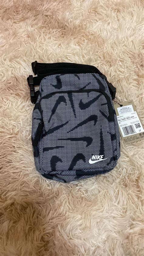 nike sling bag schwarz|Nike sling bag lazada.